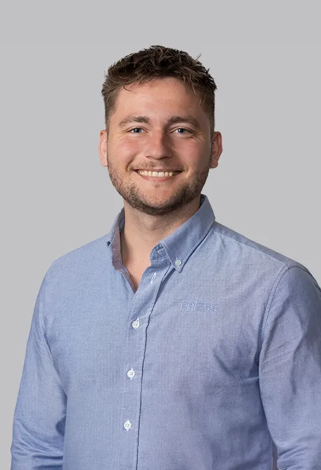 Employee at Priess